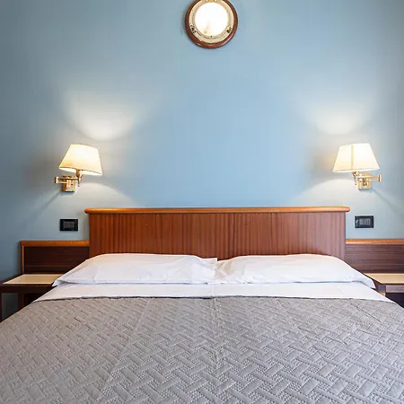 Hotel Avana Fronte Mare-3