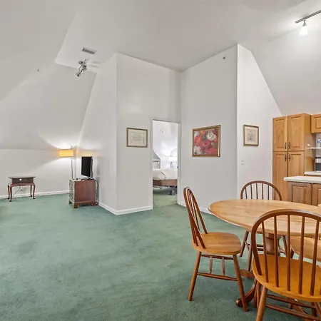 Coombs Inn & Suites-3