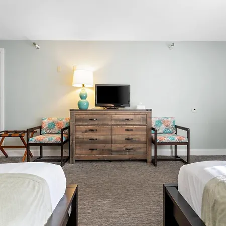 The Lighthouse Inn & Suites-3