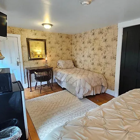 The Greenfield Inn-3