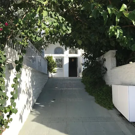 Paradisos Guesthouse-2