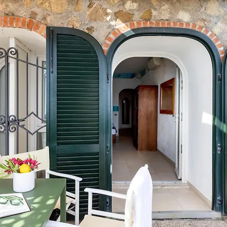 Hotel Capo D'Uomo-2