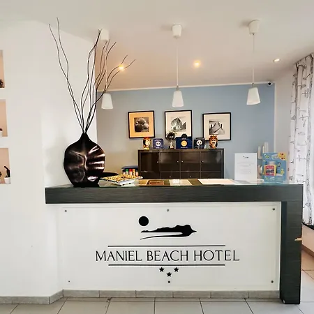 Maniel Beach Hotel-3