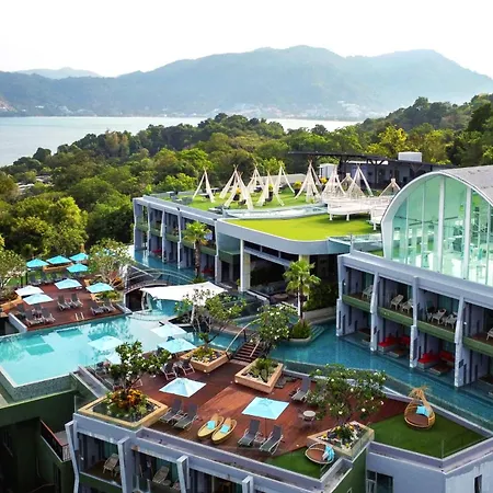 Crest Resort & Pool Villas-3