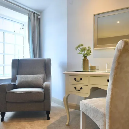 The Lough & Quay Accommodation-3