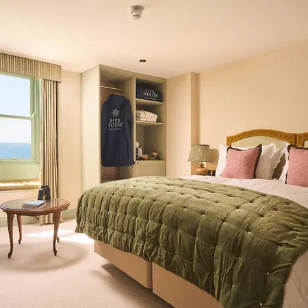 Pier House-3