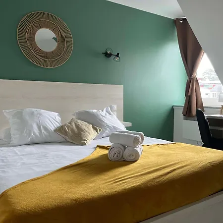 Brit Hotel Du Dauphin L'Aigle-2