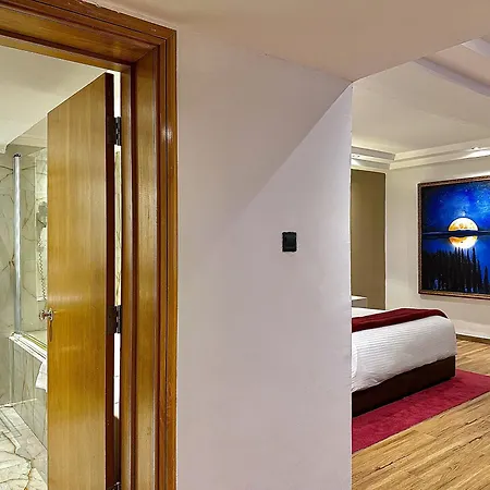 Victoria Crown Plaza Hotel-3