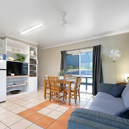 Seaforth Holiday Units-2