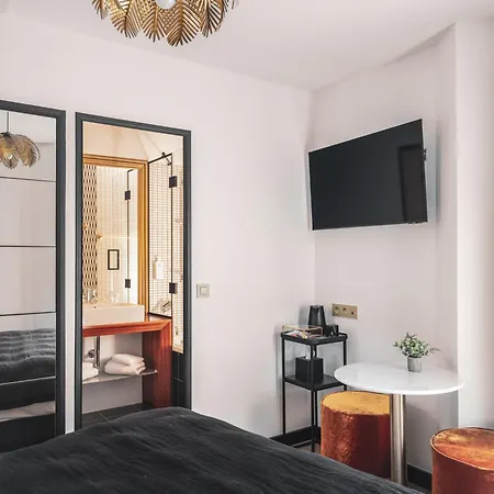 Billie Hotel-2