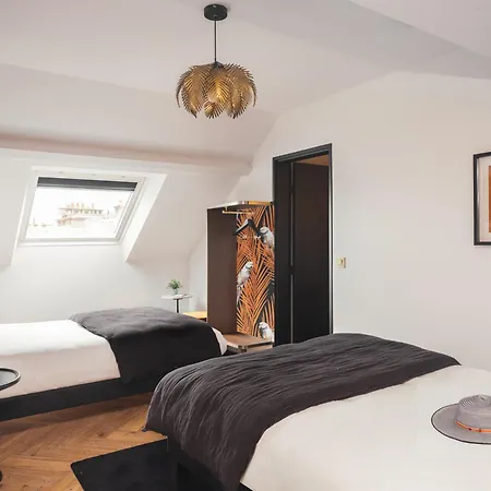Billie Hotel-3