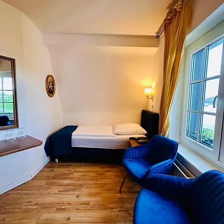 Altstadthotel Hayk am Rhein-3