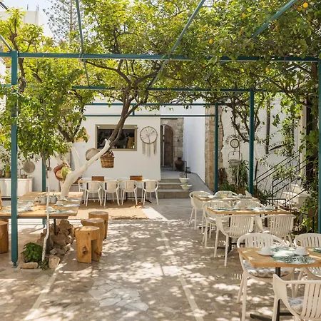 Lefka Hotel&Apartments-3