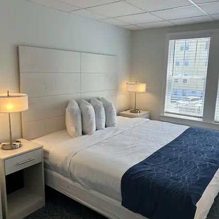 The Admiral Hotel/Motel-2