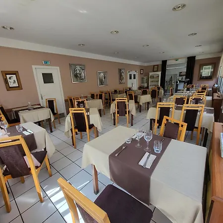 Logis Hotel Restaurant De France-2