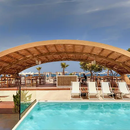 Enorme Teatro Beach - Adults Only-3