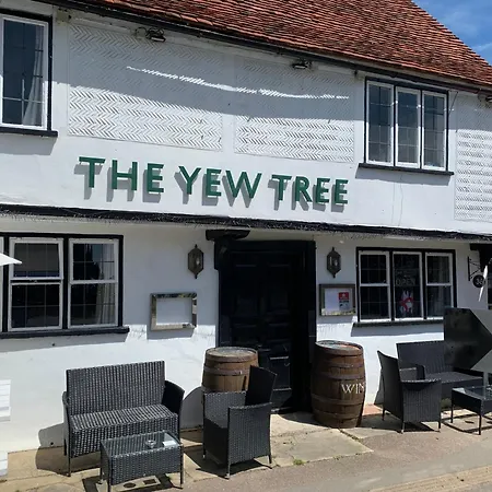 Stay And Relax At The Yew Tree-3