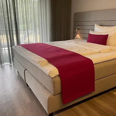 Schlosshotel Monrepos-3