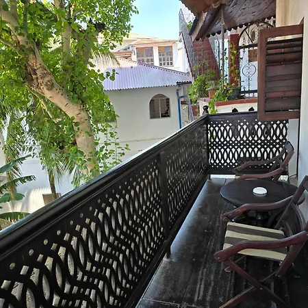 Dhow Palace Hotel-2
