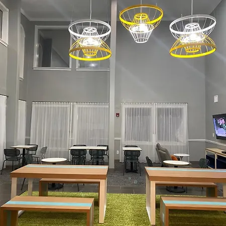 Spark By Hilton Galveston-3