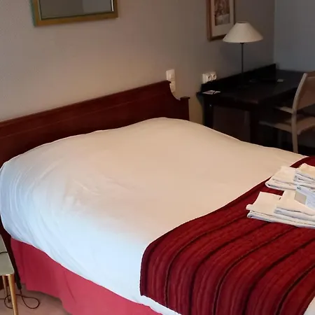 Brit Hotel Comtes De Champagne - Troyes Centre Historique-2
