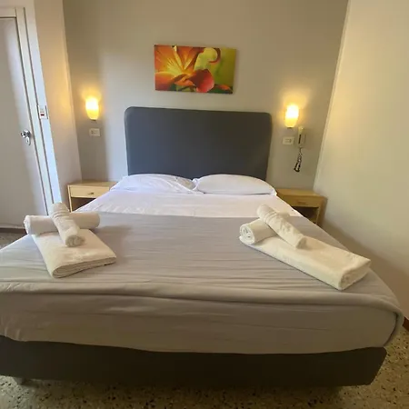 Hotel Ausonia B&B Rimini-3