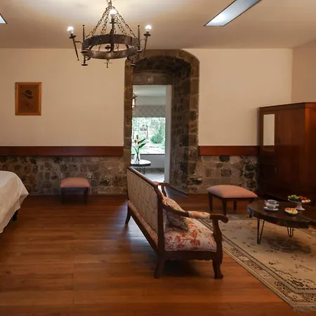 Hacienda La Cienega-2