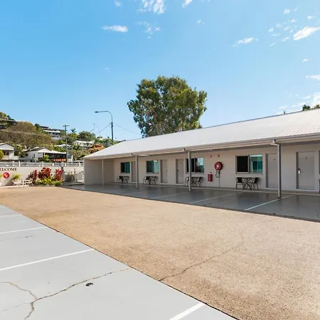 Castle Crest Motel-3