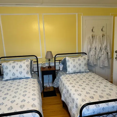 Harbour House Inn B&B-2