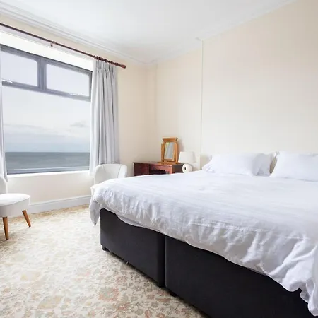Falcon'S Nest Hotel-2