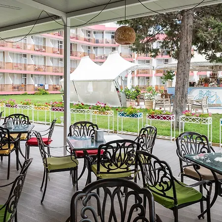 Flamingo Beach Hotel-3