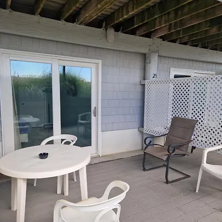 Sandcastle Beachfront Inn-2