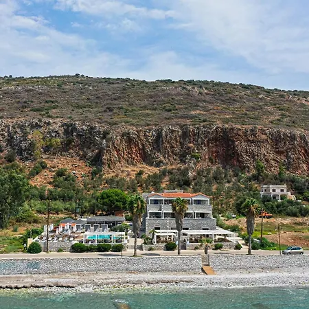 Itilo Traditional Hotel-3