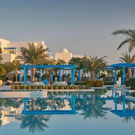 Hilton Salwa Beach Resort And Villas-3