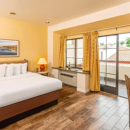 Clocktower Inn Ventura-2