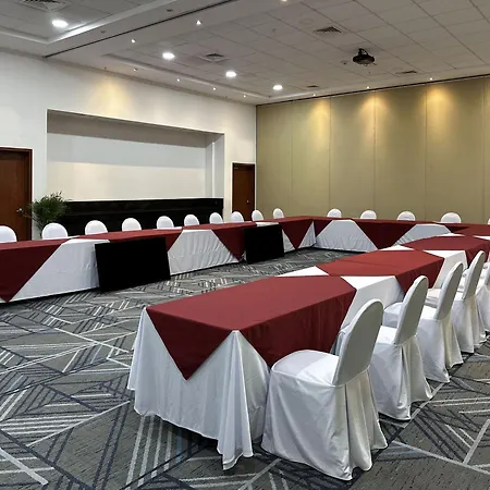 Holiday Inn Express Mérida, an IHG Hotel-3