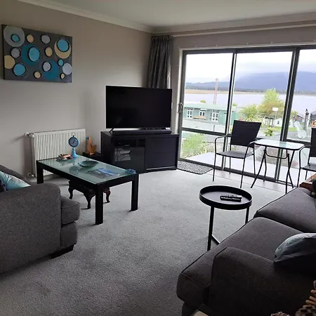Hotel Lake Brunner-3
