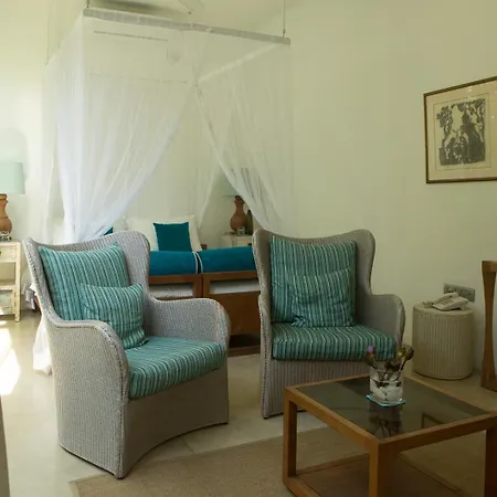 Sri Sharavi Beach Villas & Spa - With 43 Metre Saltwater Infinity Pool-3