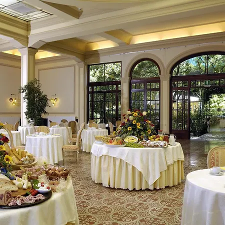 Grand Hotel Royal-3