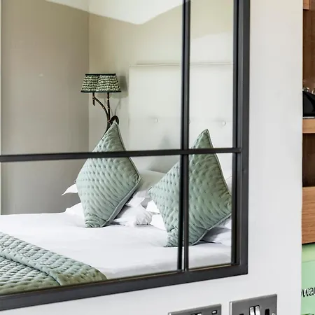 The Petersham-3