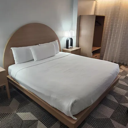 Miami International Airport Hotel-2