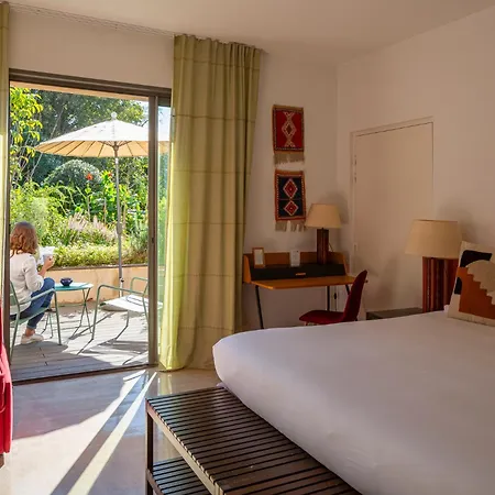 Hotel 96-2
