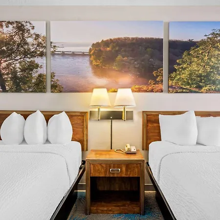 Days Inn By Wyndham Dubuque-2