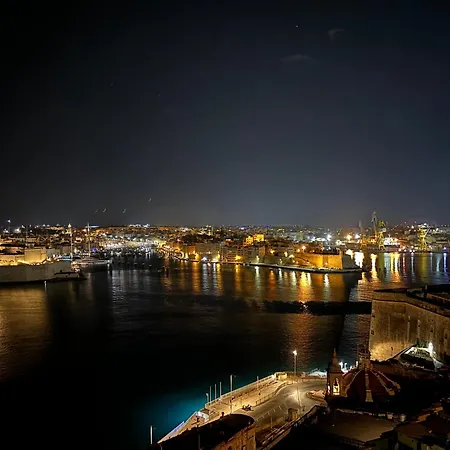 Grand Harbour Hotel-3