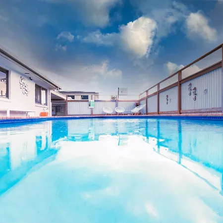 Boyne Island Motel And Villas-2