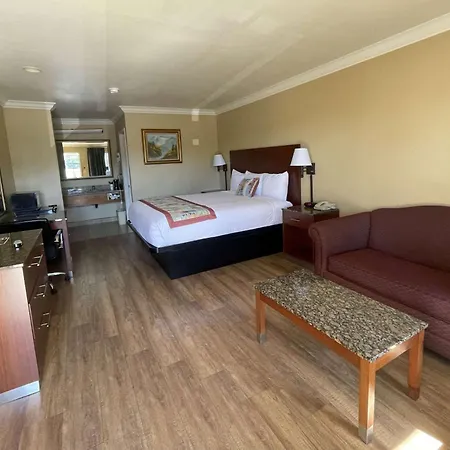 Travelodge By Wyndham Costa Mesa Newport Beach Hacienda-3