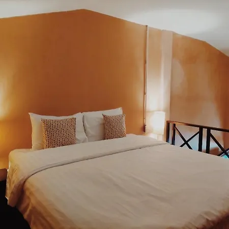 Retro Box Hotel Chumphon-3