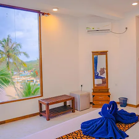 Cool Beach Hotel-2