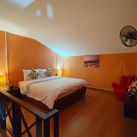 Retro Box Hotel Chumphon-2