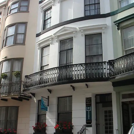 Blue Skye Guest House 8-2